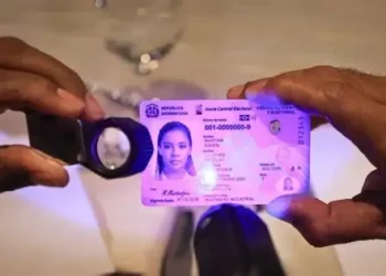 Más de 2,200 dominicanos ya reciben su nueva cédula en España