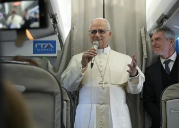 El vuelo papal a España: 80 periodistas de 54 medios y mayoría estadounidenses y españoles