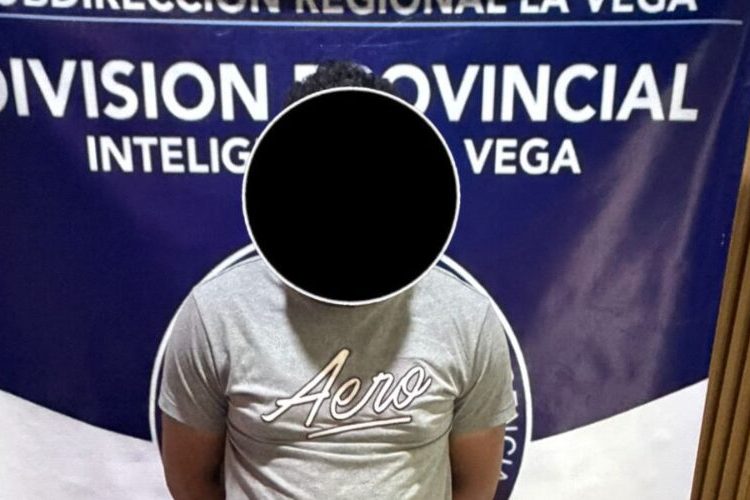 PN ocupa arma ilegal, municiones, verifones y armas blancas durante allanamientos en La Vega
