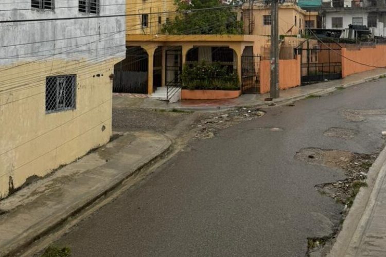 Residentes de Vista Bella en SDN denuncian apagón de más de 20 horas