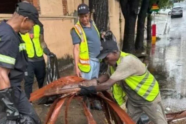 Brigadas del ADN intervienen sectores vulnerables para prevenir inundaciones urbanas