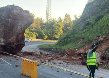 Digesett informa sobre desprendimiento de roca en la Autopista del Nordeste