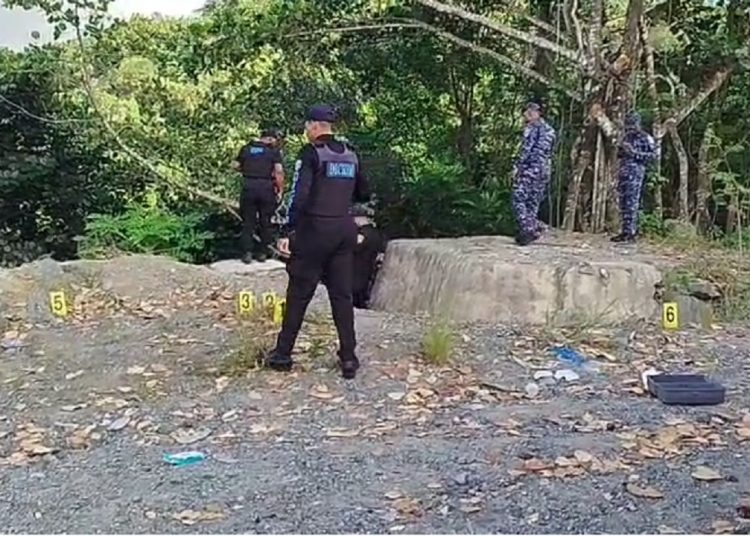 Hallan dos hombres ejecutados a tiros en barranco de la carretera La Vega-Jarabacoa