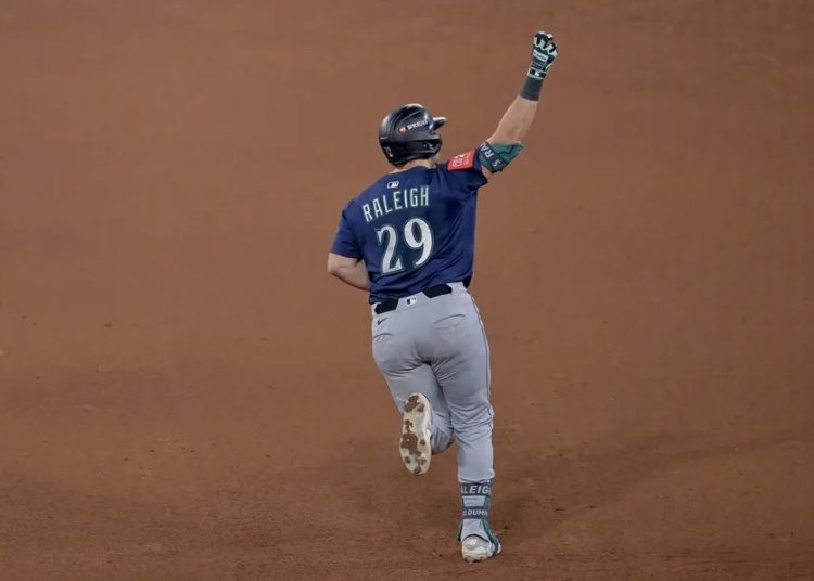 Cal Raleigh entra a lista de lesionados en medio de difícil inicio de temporada