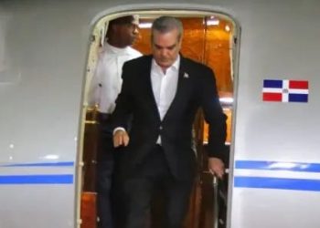 Abinader retorna al país luego de cumplir agenda oficial en Panamá y Guyana