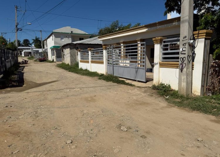Violencia que dejó niña herida con casco de botella en Santiago; vecinos atribuyen hecho a robos reiterados en el sector