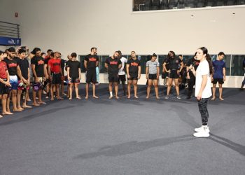 Alexa Grasso, campeona mexicana de la UFC, imparte clínica de MMA
