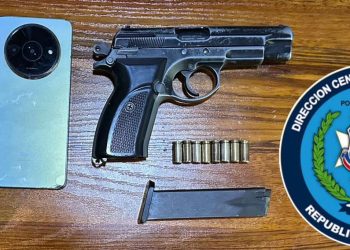 Policía Nacional apresa hombre en La Vega con pistola de fogueo y municiones ocupadas en operativo de DINTEL