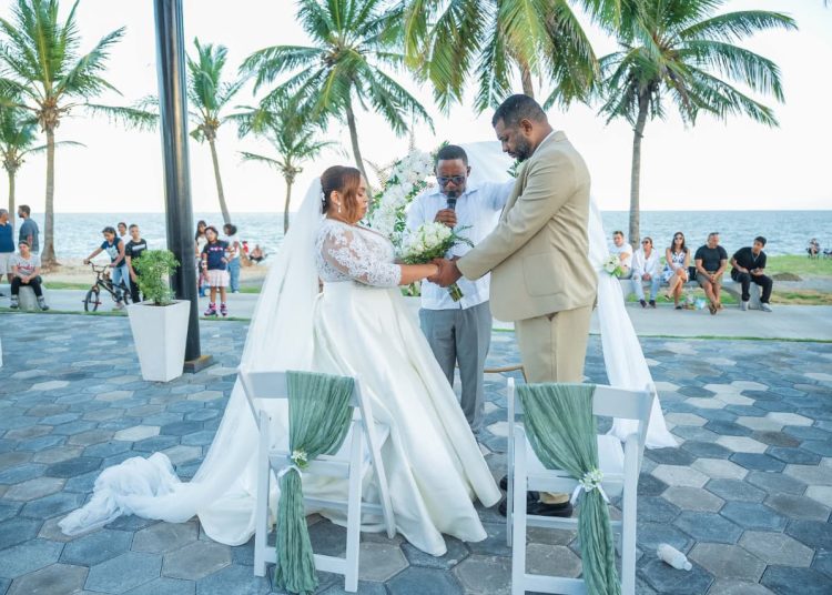 El Malecón se vuelve amor frente al mar: espacios recuperados se afianzan como escenarios de bodas