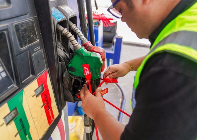 MICM y CECCOM cierran estación de combustibles por vender gasolina premium de baja calidad