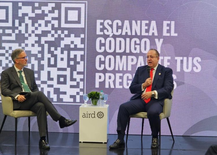 Gobierno prioriza manejo de crisis, pero mantiene abierta posibilidad de reforma fiscal