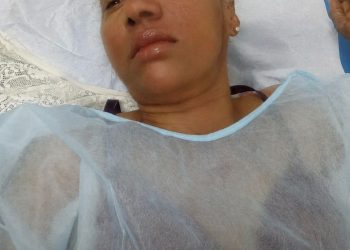 Mujer resulta herida tras accidente de tránsito en El Almirante; buscan identificarla