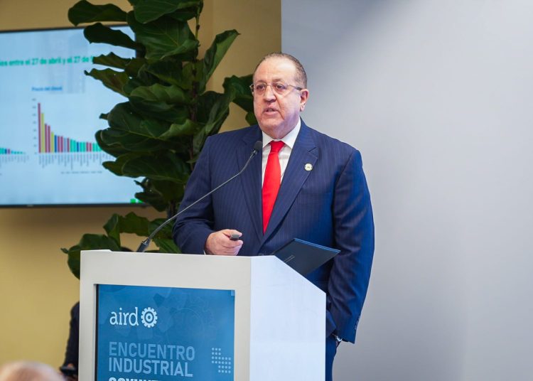 Ministro de Hacienda: “Gobierno enfrenta crisis con responsabilidad fiscal y sensibilidad social”