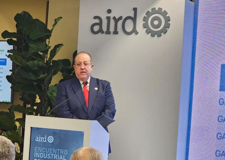 Gobierno mantiene estabilidad económica pese a crisis internacional, afirma Magín Díaz