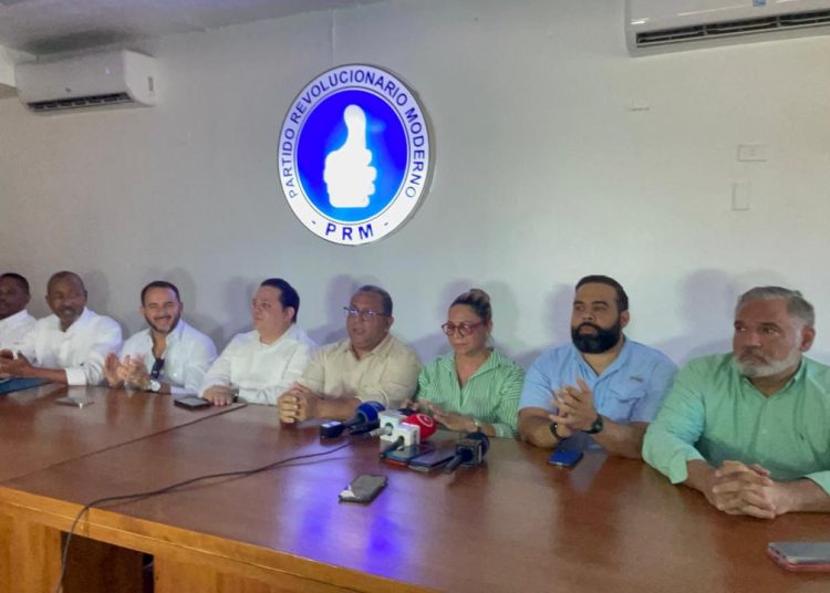 PRM en Santiago rechaza “consenso” y exige convención interna