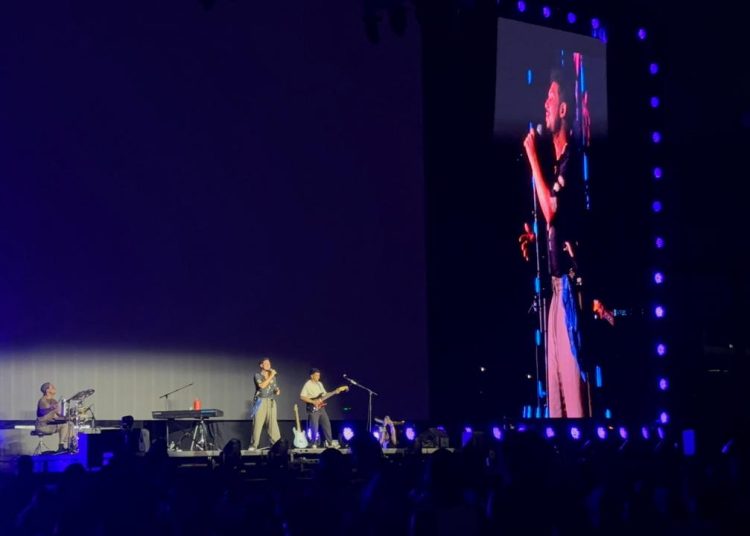Diego Jaar pone a vibrar el Quisqueya como telonero de Ed Sheeran