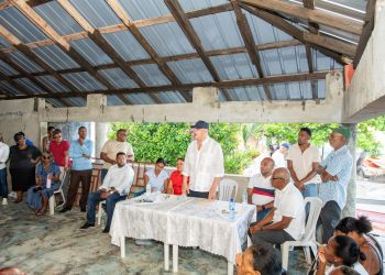 El senador Pedro Catrain reafirmó su compromiso con las comunidades de la provincia de Samaná