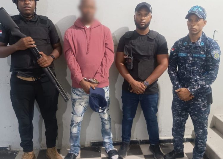 Dictan tres meses de prisión preventiva a dominicano reincidente en tráfico de indocumentados, sometido a la justicia por Migración
