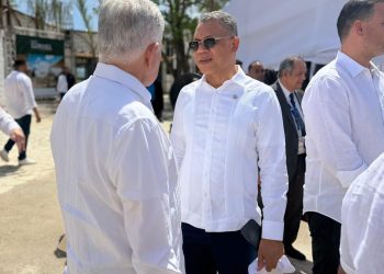 Diputado cecilio garcía y alcaldesa ana reyes visitan loma atravesada y reiteran llamado para asfaltado de carretera
