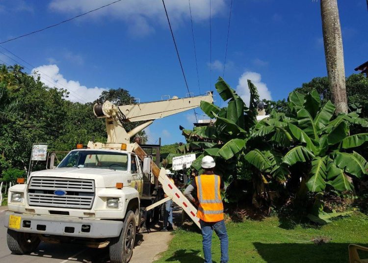 Apagones continúan generando malestar en el distrito municipal El Limón, en Samaná