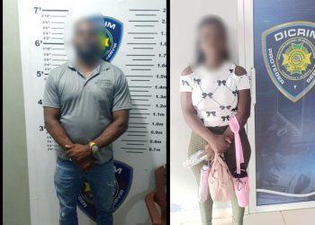 Caen pareja de esposos con cargamento de presuntas bebidas adulteradas durante operativo en Santiago