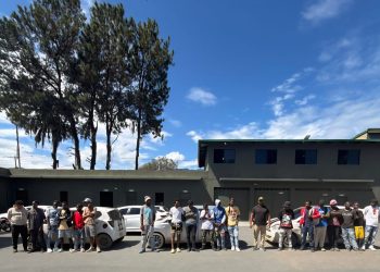 Ejército intercepta tres vehículos con haitianos indocumentados en Constanza