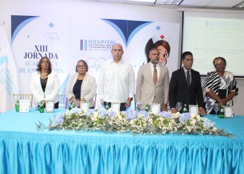 Ney Arias Lora realiza jornada de enfermería enfocada en salud emocional y calidad del servicio