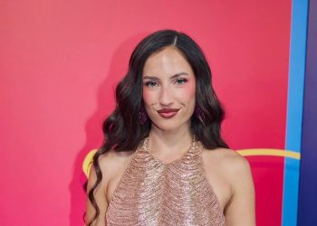 Aria Vega recibe el premio “Mejor Artista Revelación” en Premios Nuestra Tierra