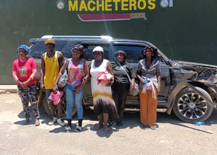 Ejército intercepta vehículos con 27 haitianos indocumentados en Valverde