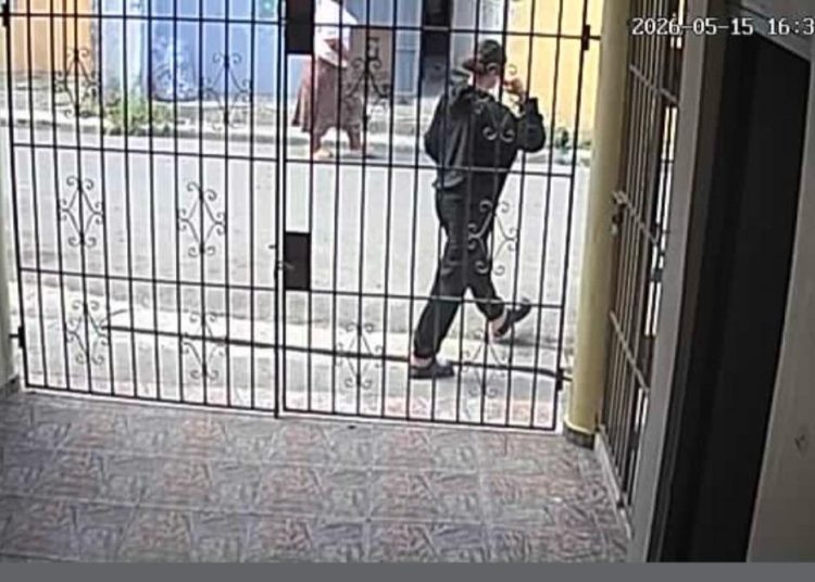 Adolescente de 14 años desaparece en Santiago tras dejar carta en su vivienda