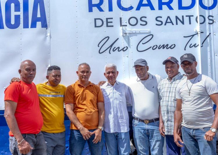 Senador Ricardo de los Santos realiza operativo médico en Sánchez Ramírez