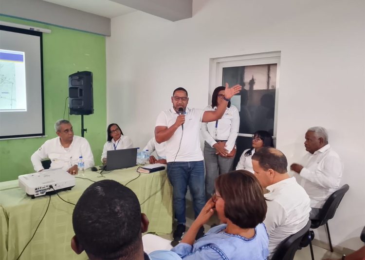 Diputado Jhon Contreras tronó contra EDEESTE por constantes apagones en Monte Plata