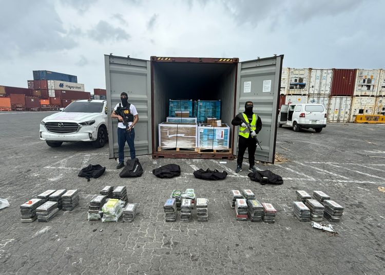 DNCD ocupa 120 paquetes de cocaína en Caucedo camuflada en equipos médicos