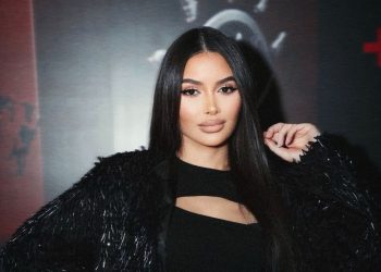 Charylie Alvarado, esposa de Santiago Matías llega de sorpresa a Planeta Alofoke