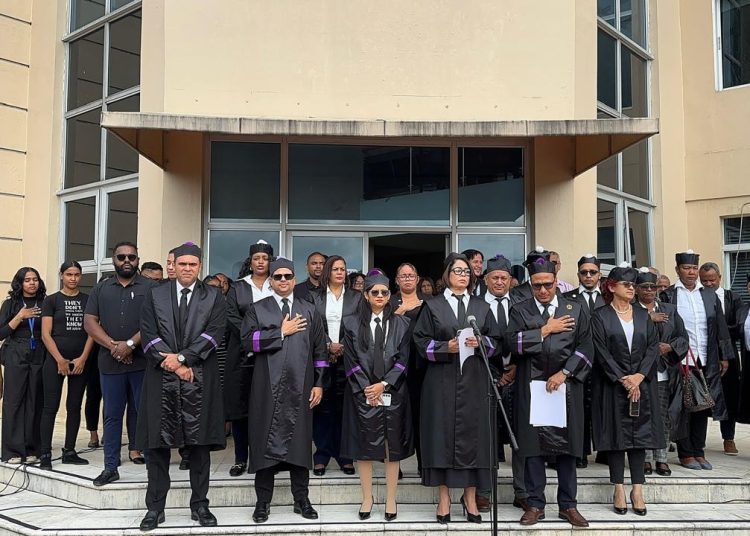Jueces y servidores judiciales de Bonao se declaran en paro pacífico y denuncian crisis en el sistema de justicia