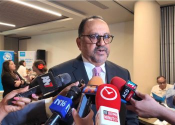 Ministro de Justicia dice feminicidios deben alertar sobre fallas en protección a víctimas