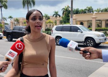 Ciudadanos se oponen a protesta haitiana frente al Palacio Nacional y son retirados por la Policía