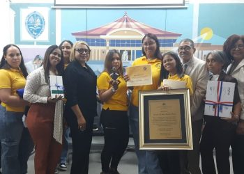 Estudiantes de PREPARA de Azua obtienen primeros lugares en Concurso Nacional de Poesía y Décima