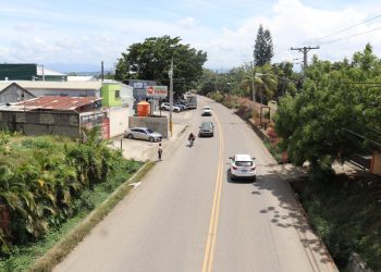 Andrés Bautista y Hostos Rizik supervisan estudios para ampliar la carretera Ramón Cáceres
