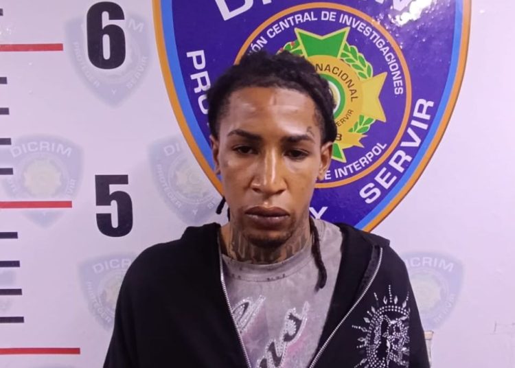 Policía apresa en SPM a prófugo acusado de robo, asociación de malhechores y porte ilegal de armas