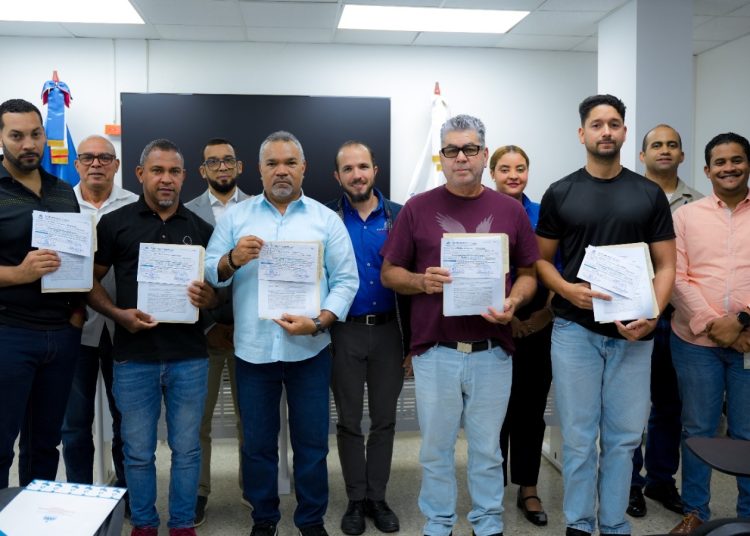 Productores reciben 90 certificados de bonificación para modernizar sistemas de riego