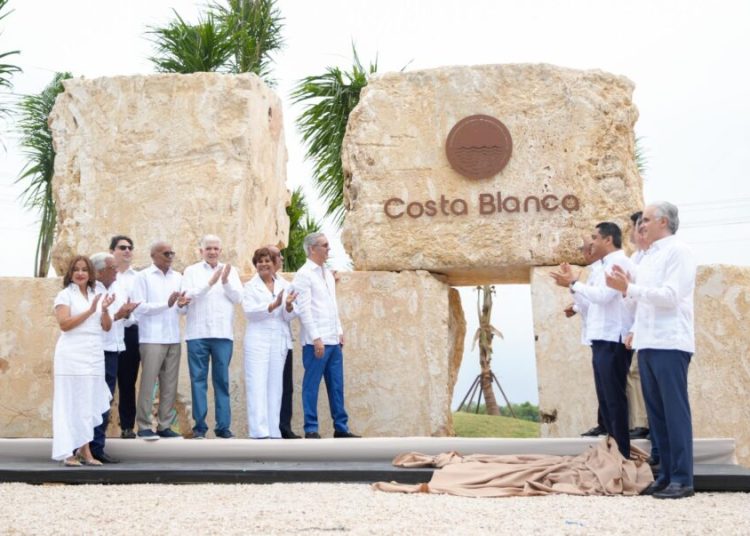 Presidente anuncia inversión de RD$20 mil millones en Boca Chica