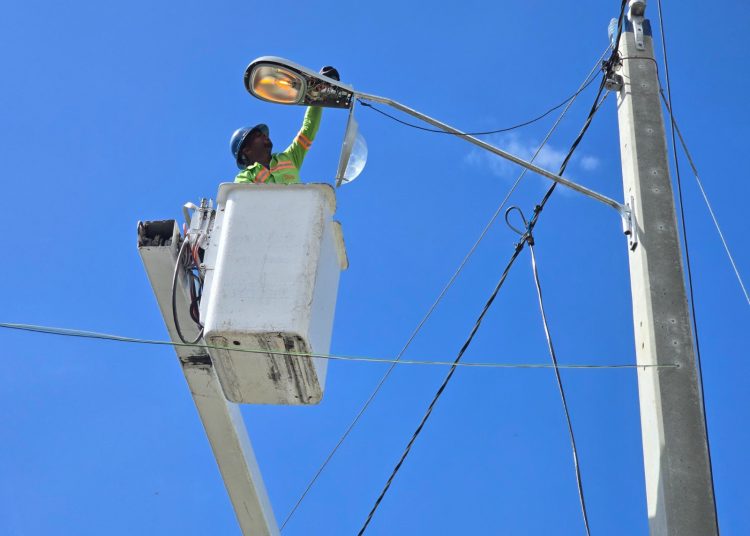 Edenorte recupera alumbrado público en el Cibao con más de 11 mil acciones en cuatro meses