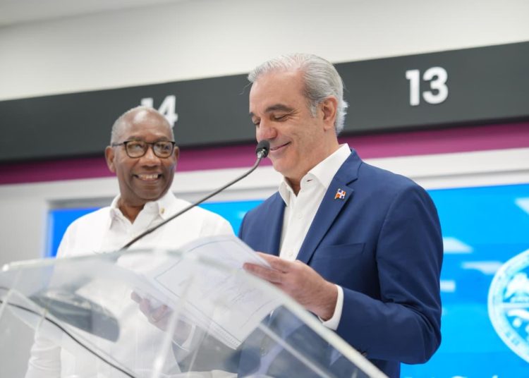 Abinader y rector Editrudis Beltrán inauguran histórica transformación de la UASD