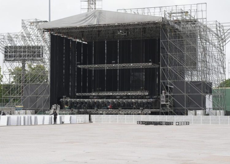Afinan detalles de montaje para el concierto de Kany García este sábado en el Estadio Quisqueya