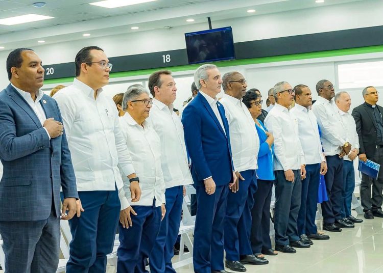 OGTIC impulsa la modernización de los servicios académicos de la UASD mediante firma digital