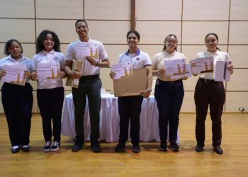 Fundación Macarrulla y Museo de la Resistencia reconocen a estudiantes ganadores del 7mo Concurso de Ensayos por la Libertad
