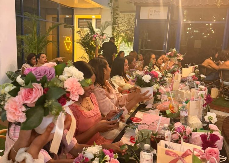 Entre piel y flores: una experiencia para celebrar y cuidar a mamá