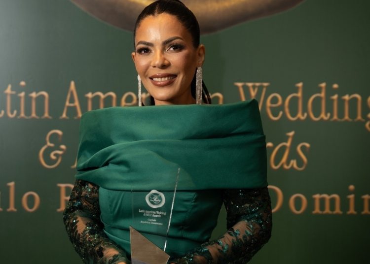 Raquel Cabrera se alza como Mejor Maestra de Ceremonias en los Premios LAWA 2026