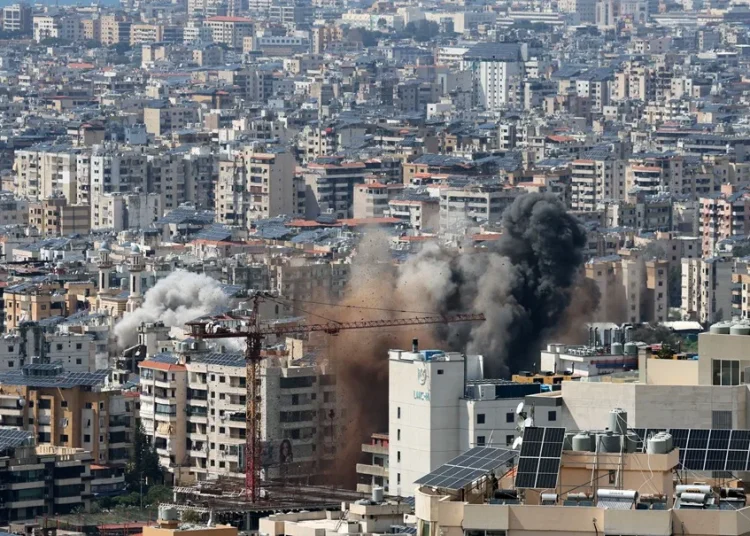 Israel bombardea Beirut y pone en riesgo el alto el fuego con Hizbulá